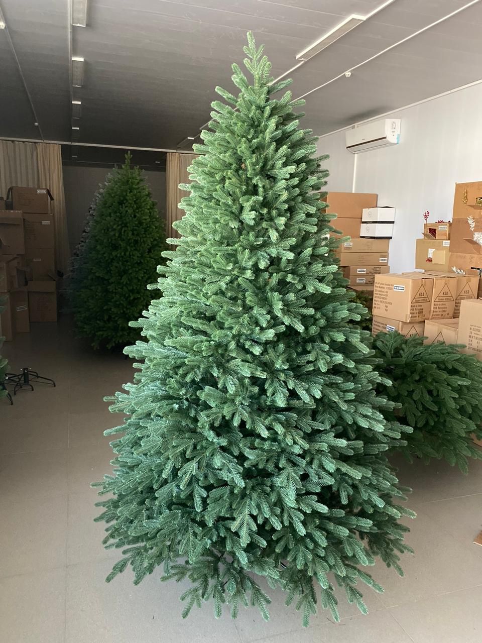 Pack sapin guirlandes LED+ Boules de noel -40%